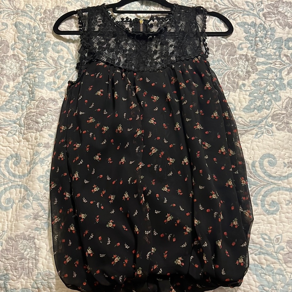 Pretty roses blouse with mesh floral design top vintage look SZ: S